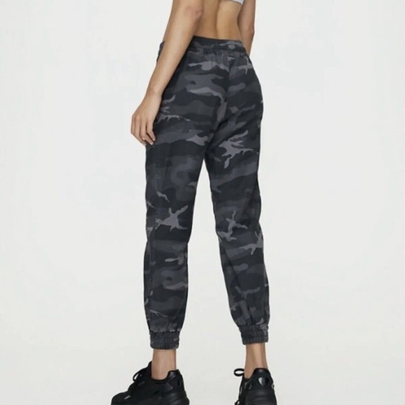 TNA Aritzia Alix Grey Camo Cotton Twill Joggers M Dark Eclipse  30x29 - Picture 2 of 8